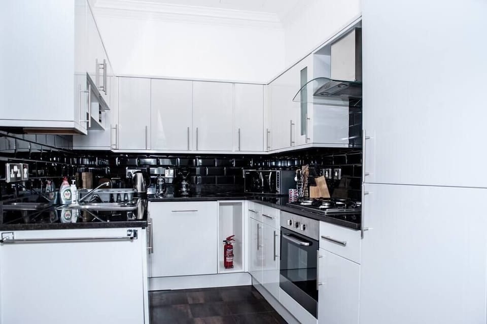 Indulge your culinary creativity in our fully equipped kitchen, boasting a fridge/freezer, hob and oven, kettle, toaster, washing machine/dryer, and all the essential kitchenware you'll need to prepare your meals.