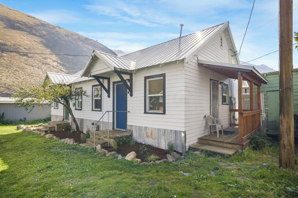 7f729ab1-9e45-4ba2-a105-7c163fd7fd82