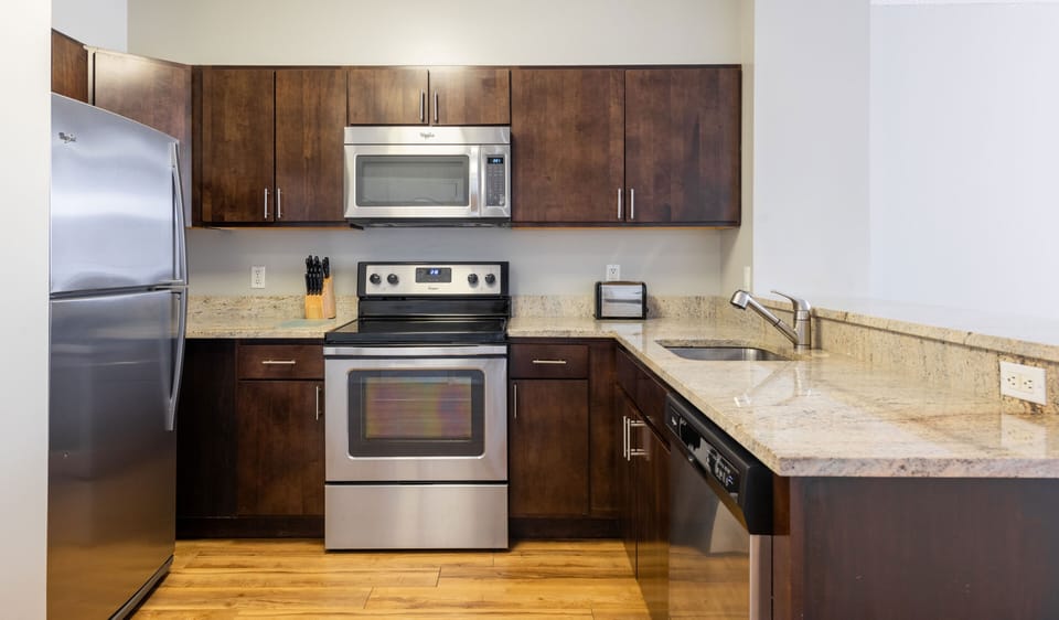 Stylish White Plains 1 Bedroom with Amenities Apartment in White Plains