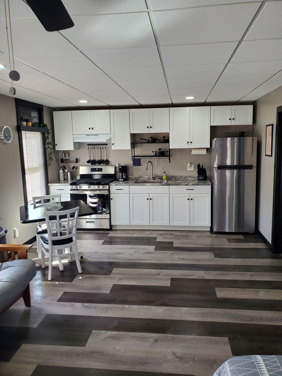 full kitchen