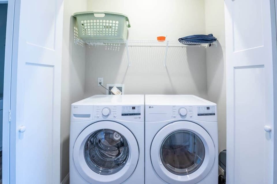 Level 2-Laundry Room with Washer and Dryer