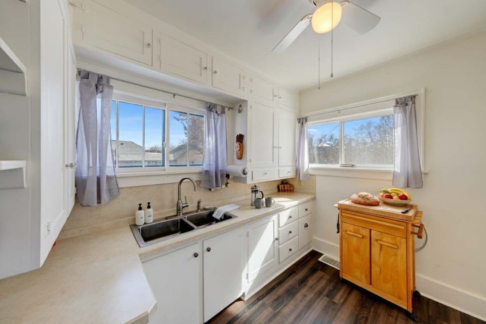 Functional layout that makes cooking easy.
