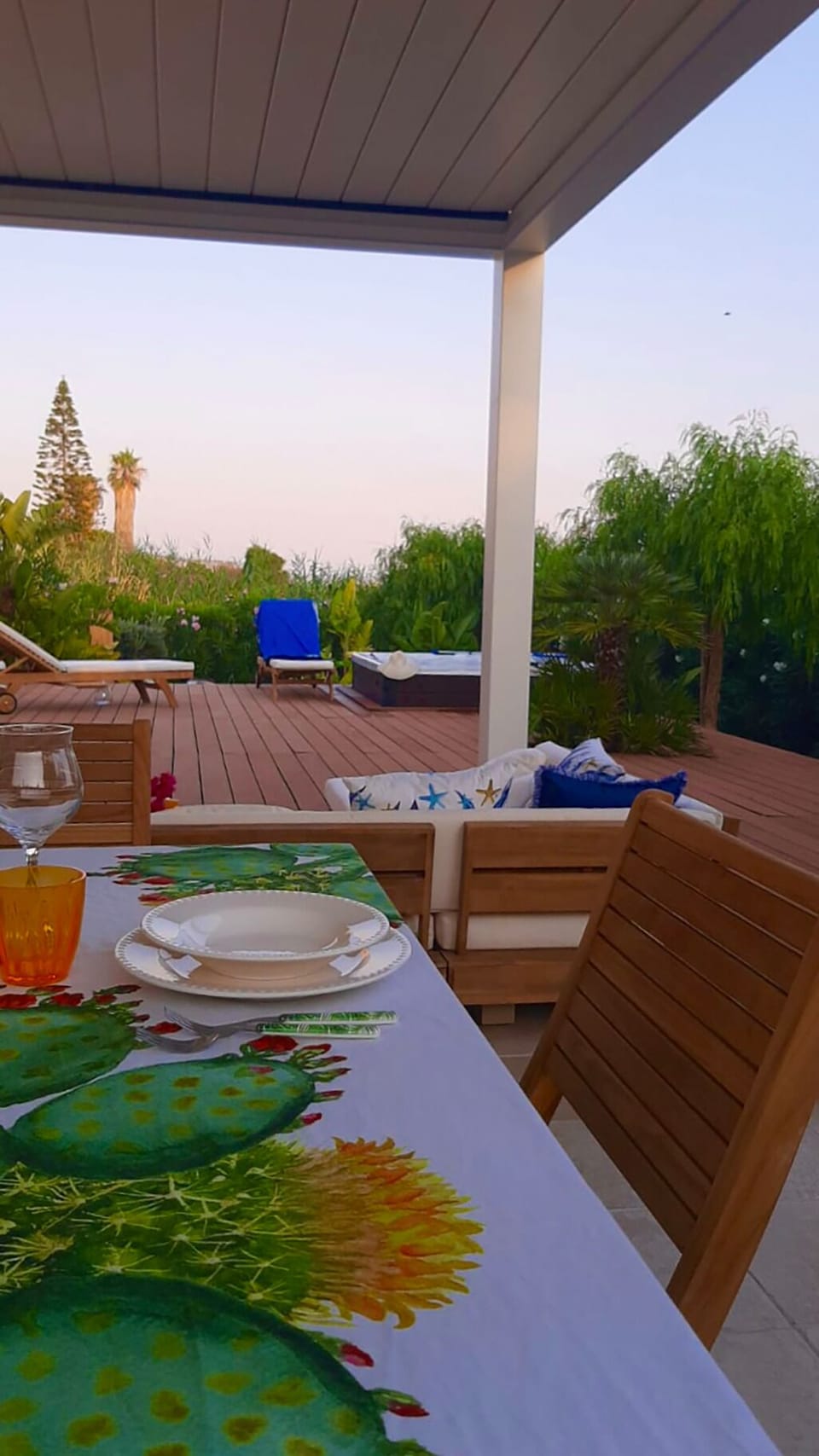 Outdoor dining
