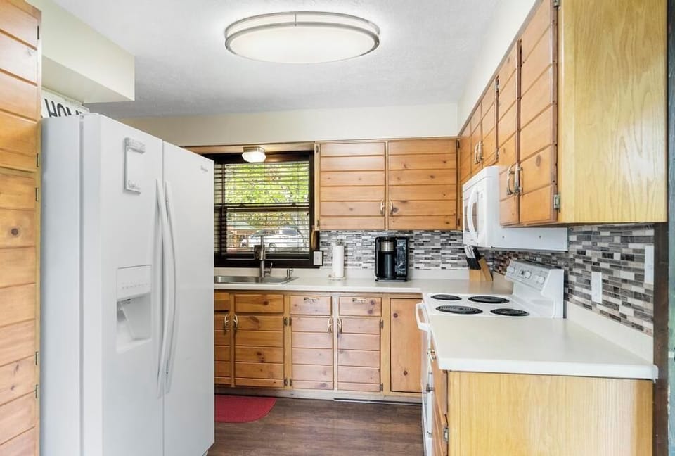 Kitchen (2)