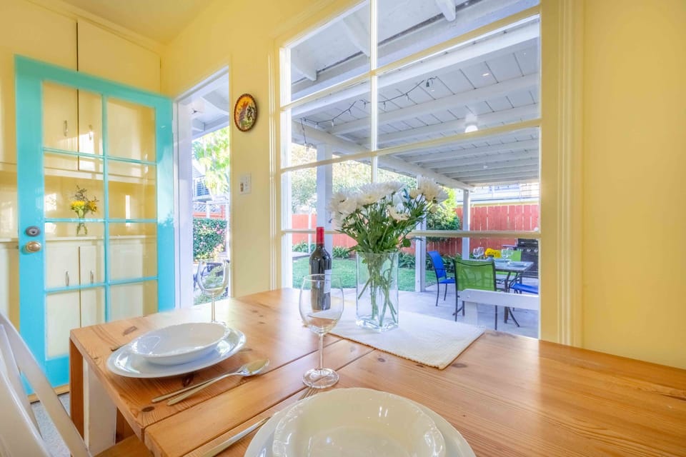 Sunny Breakfast Nook.
