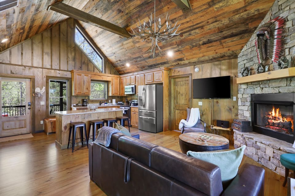 Open concept living room/kitchen