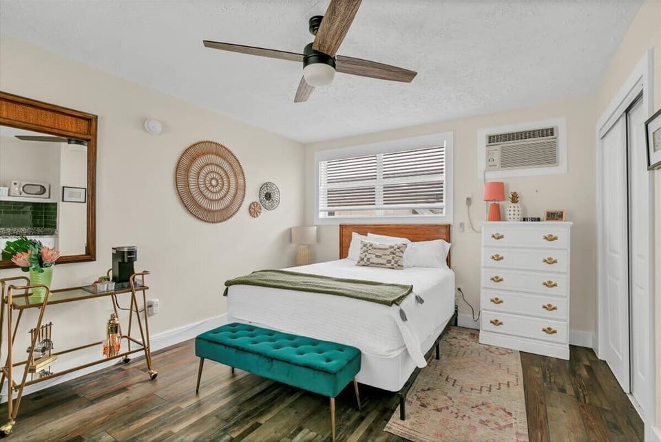 Classy Studio with Queen Bed