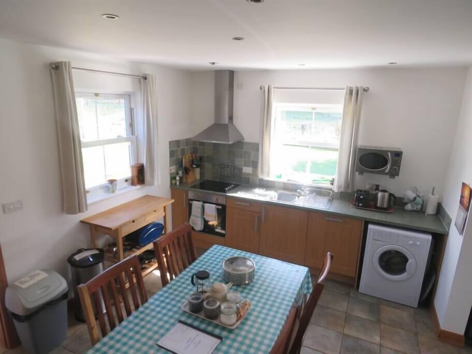 Bainvalley South kitchen area