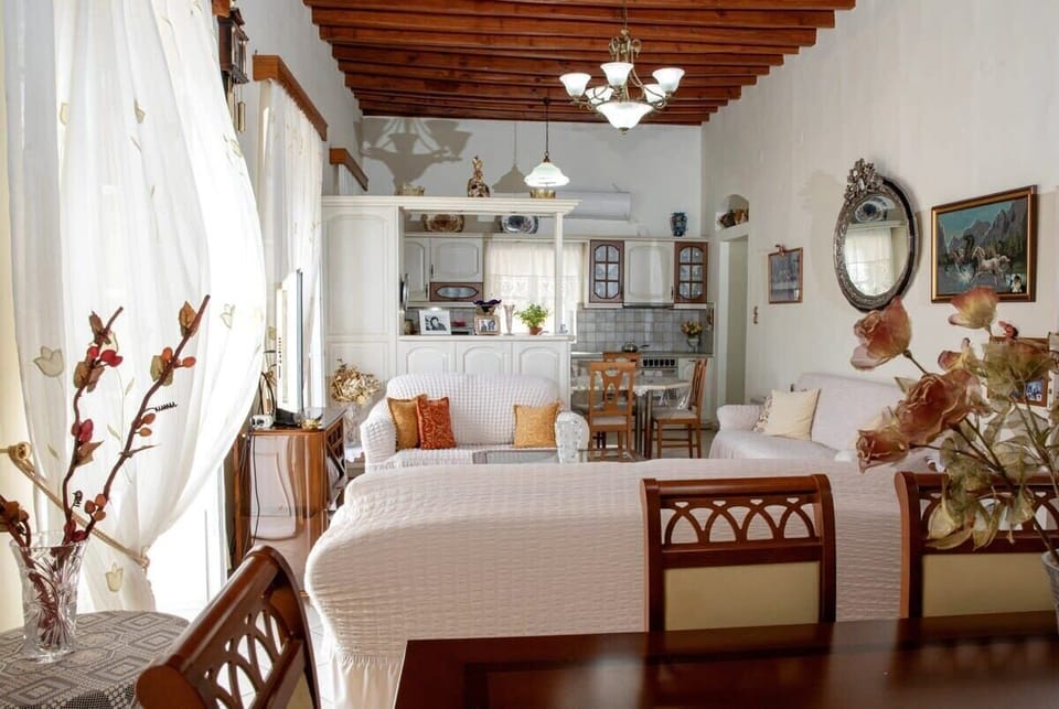 Dining area details