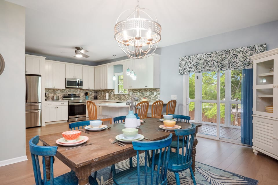 Dining Area - West