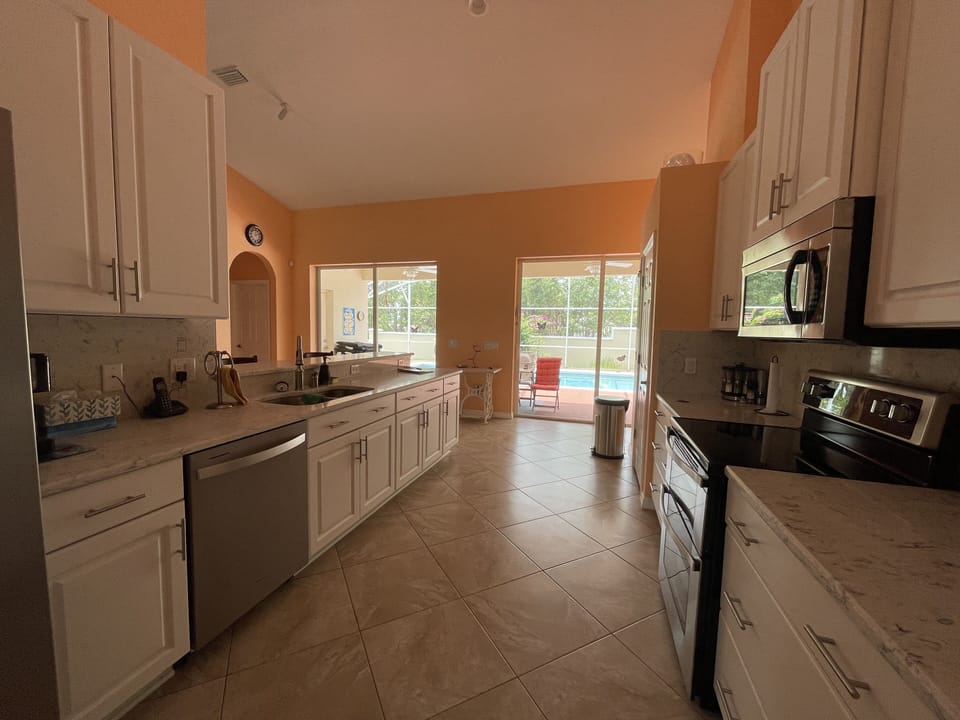 Fully equipped kitchen