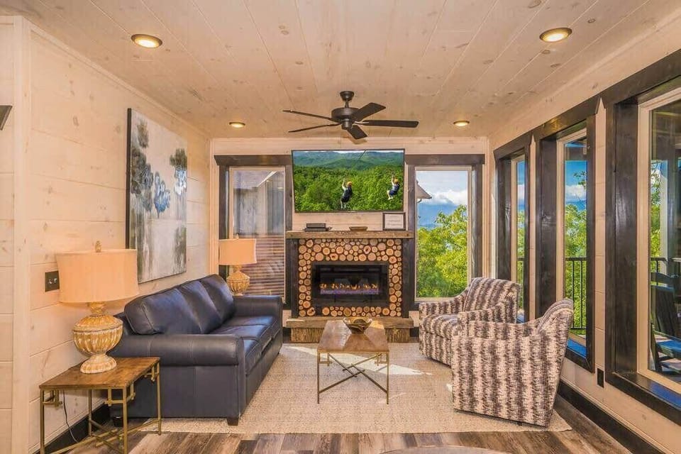 Great room with fire place and smart TV including multiple streaming apps.  Don't forget your login info!