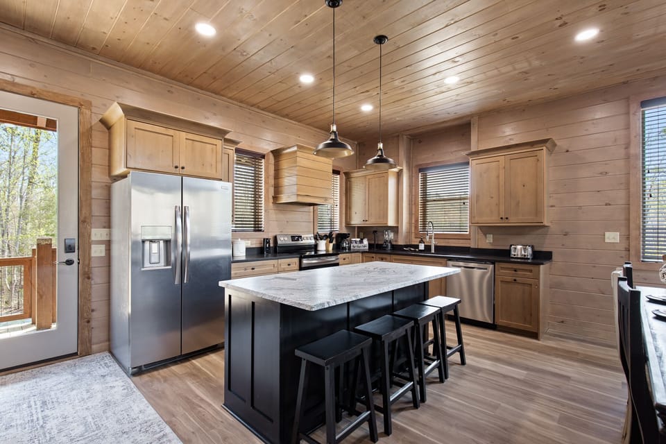 Modern Kitchen - Breakfast Bar Seating for Four