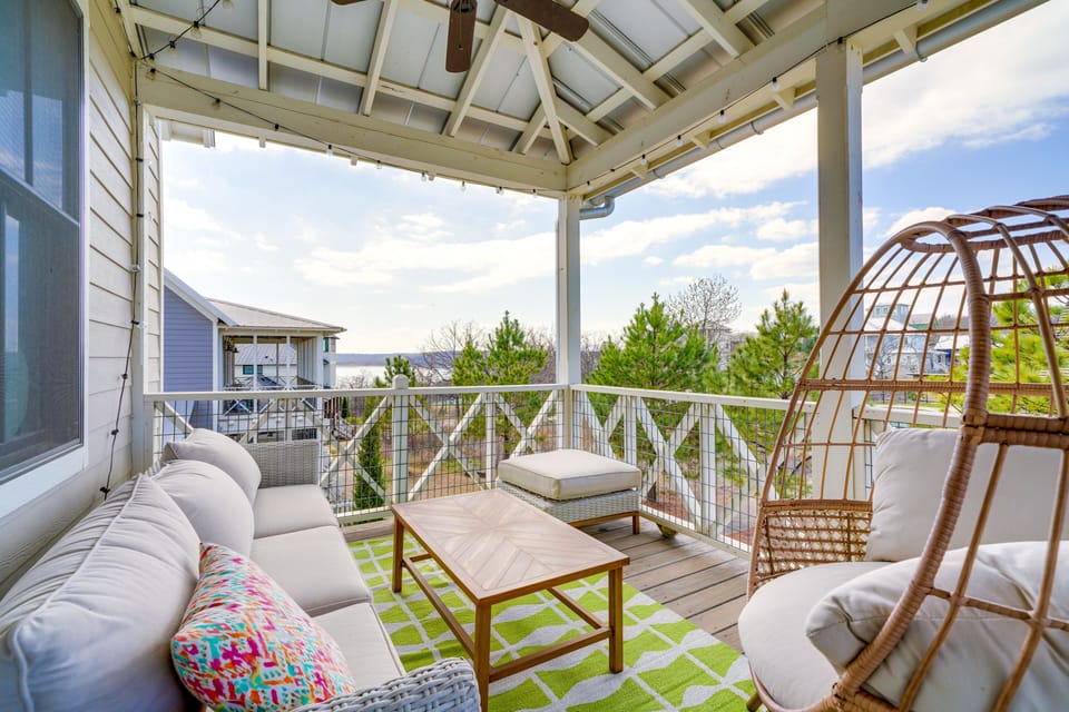 Covered Porch 1 | Outdoor Seating