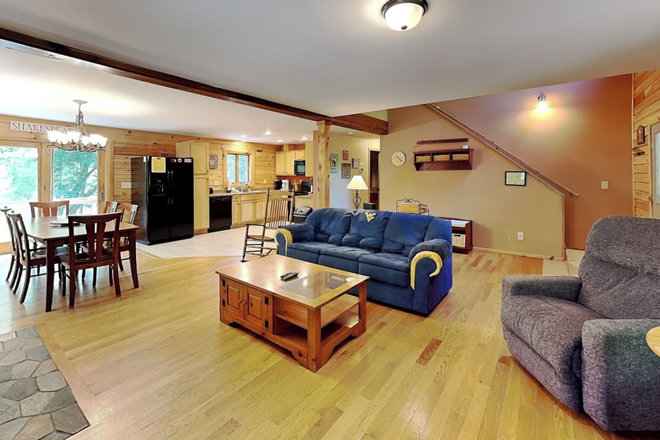 Living Area w/ Fireplace & Smart TV