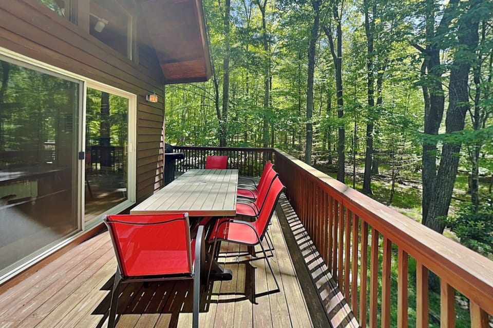 Dine Out on the Deck + Gas Grill