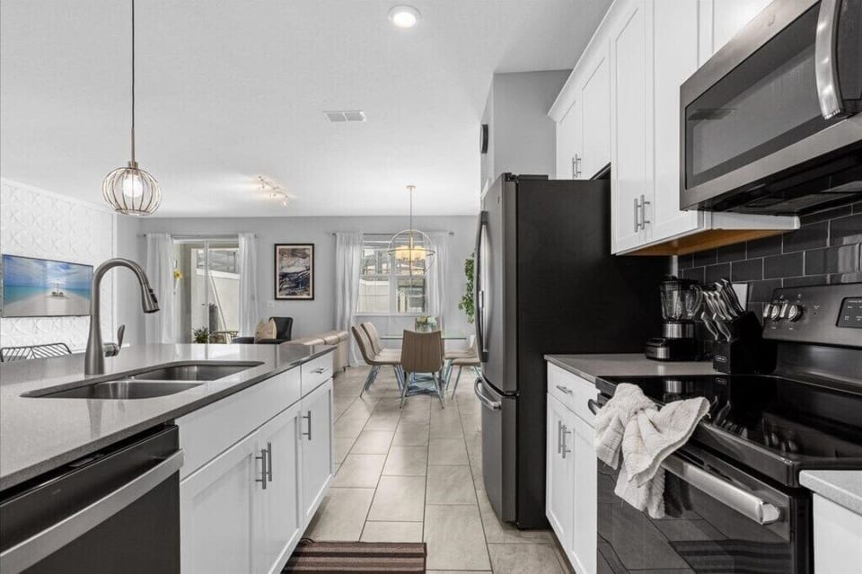 4813 Lullaby Lane (9).jpg