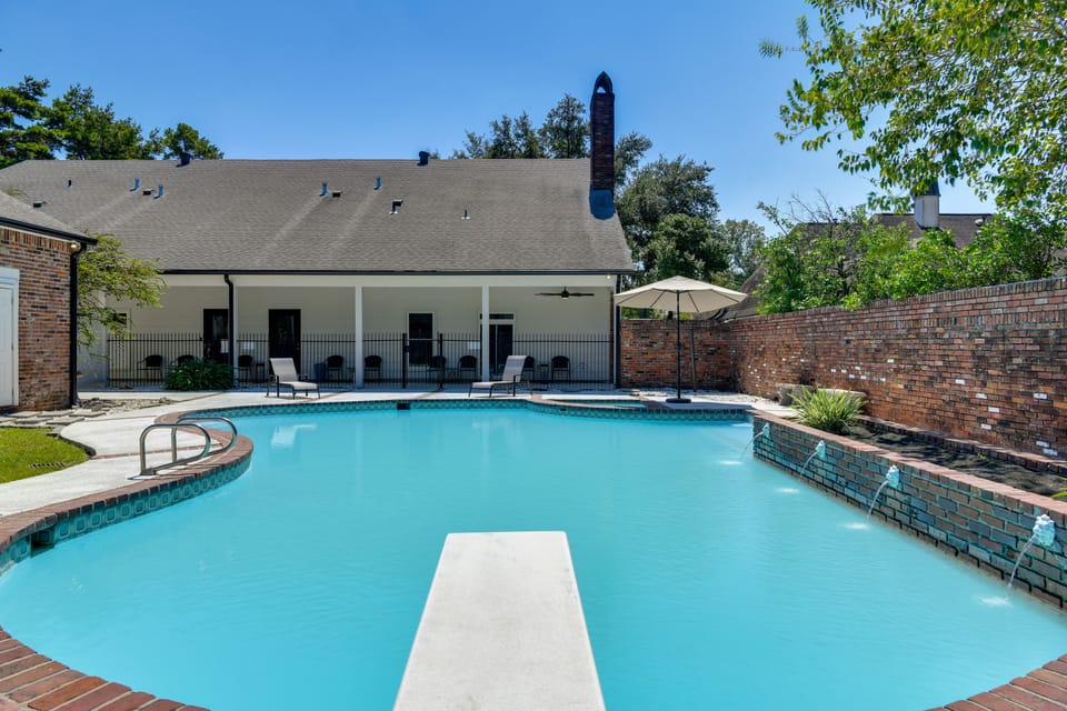 Baton Rouge Vacation Rental | 4BR | 3BA | 3,772 Sq Ft | Step-Free Access
