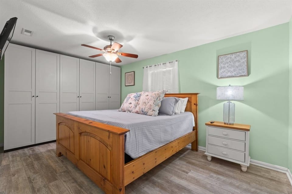 Bedroom 1 with King Bed