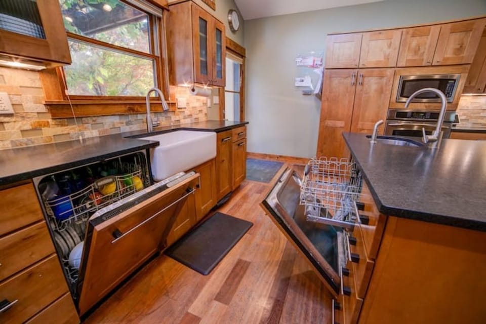 2 dishwashers