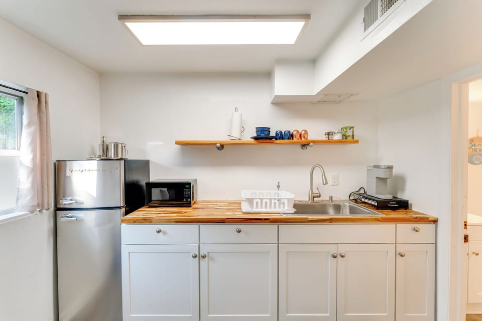 Kitchenette | Keurig Coffee Maker | Cooking Basics