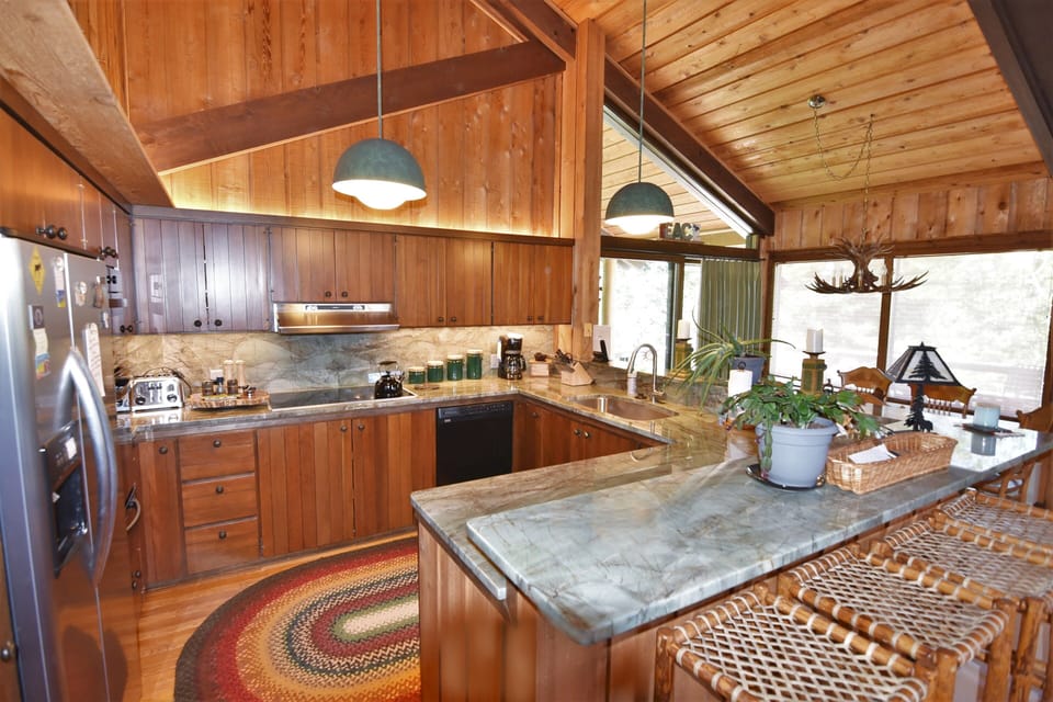 Kitchen with Breakfast Bar Seating
