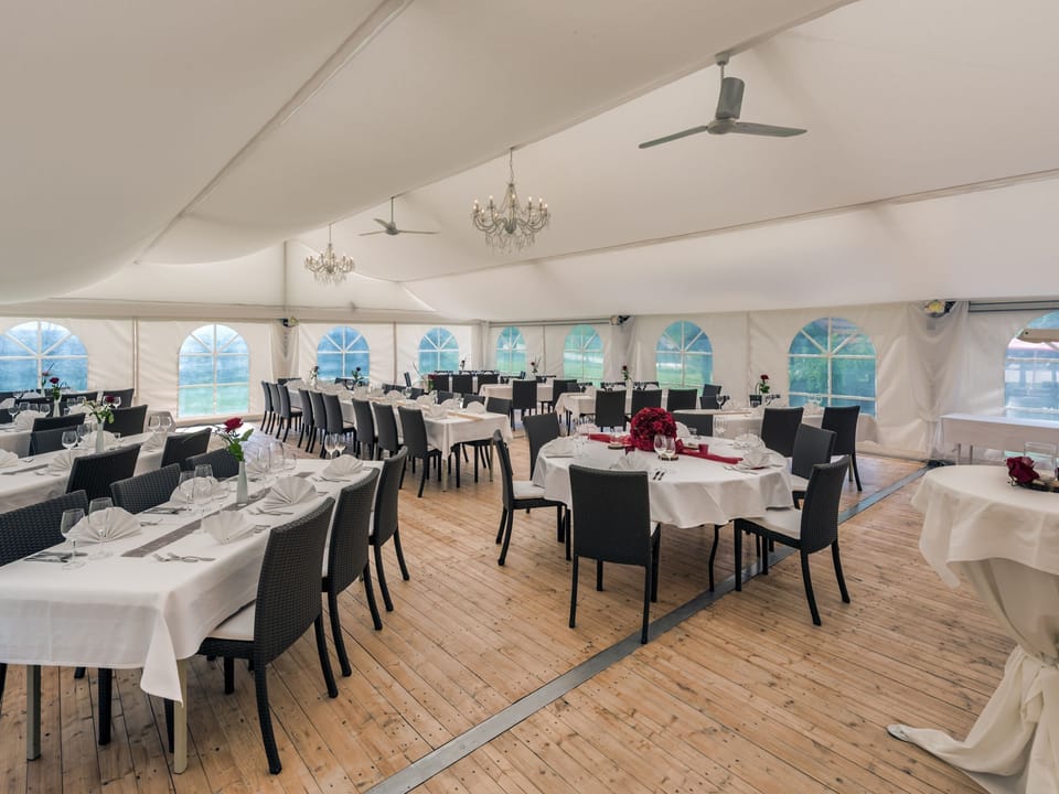 Banquet hall