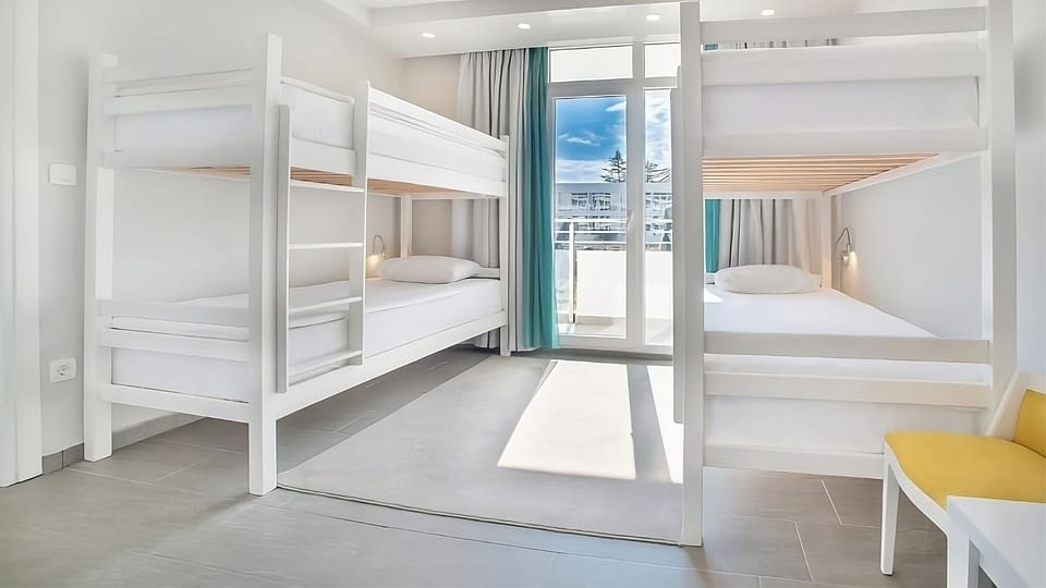 Unit with Bunk beds. Exact unit will be assigned upon arrival. Views, colors and decor may vary.