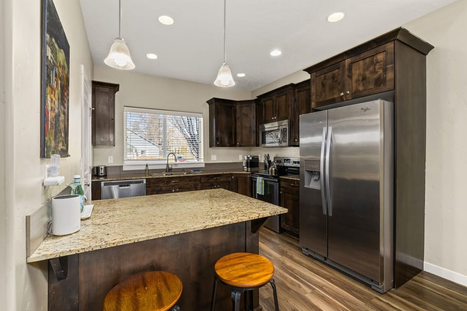 Home #2 Upgraded and fully stocked kitchen