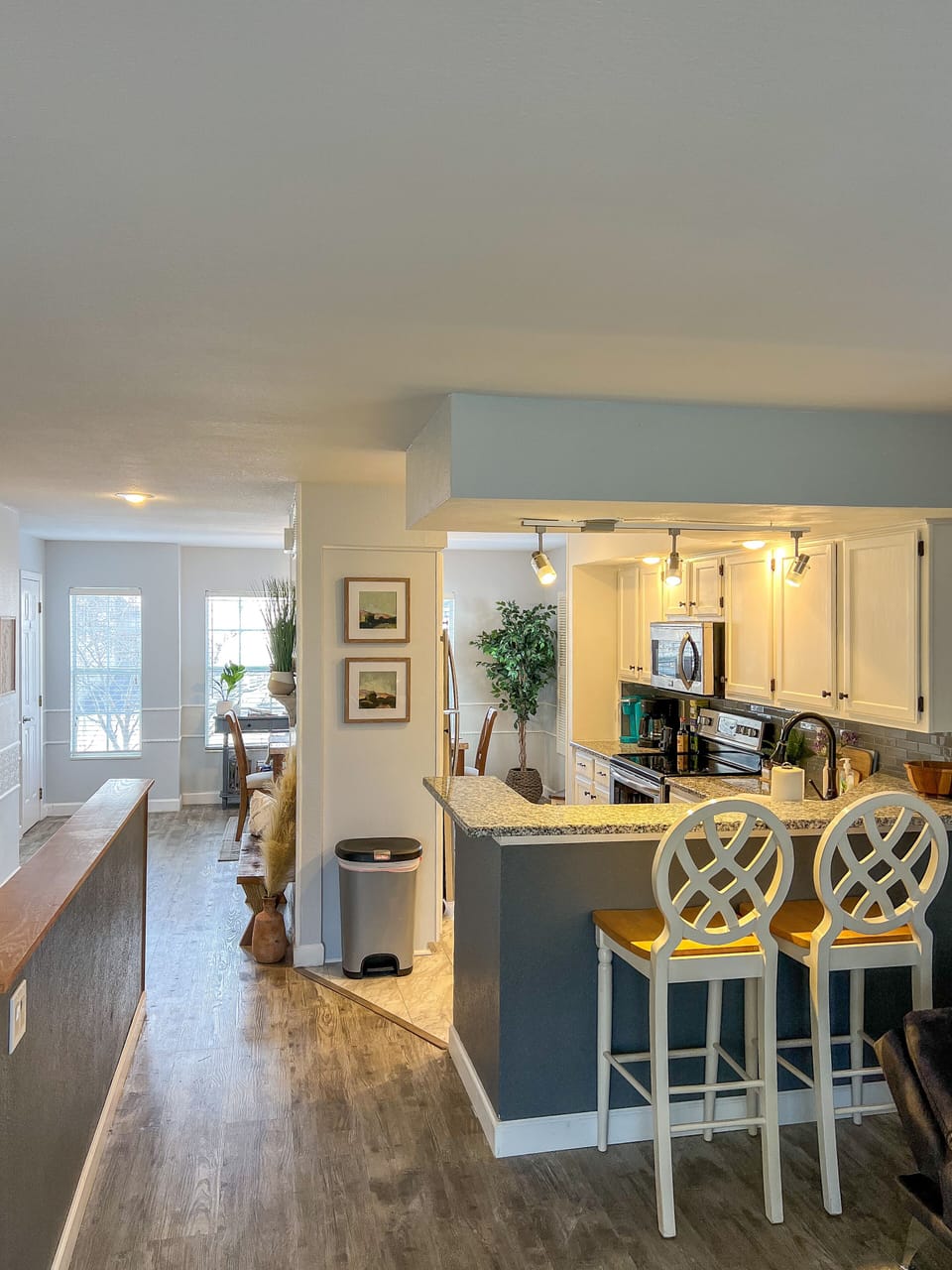 In addition to dining room, stools also offer additional seating for kitchen