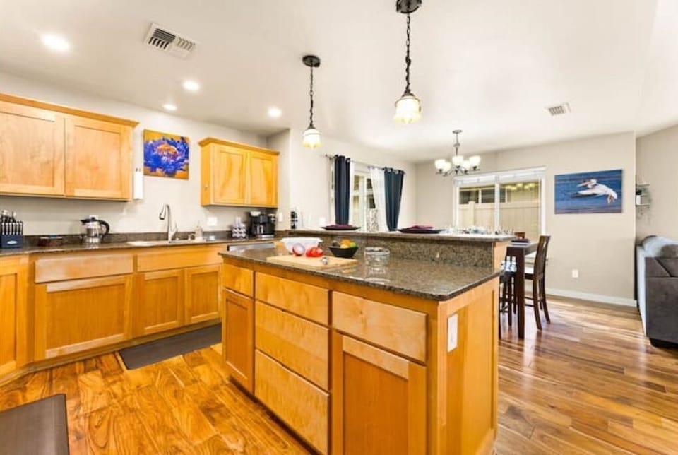 Kitchen island keeps the entire family close and together for great memories