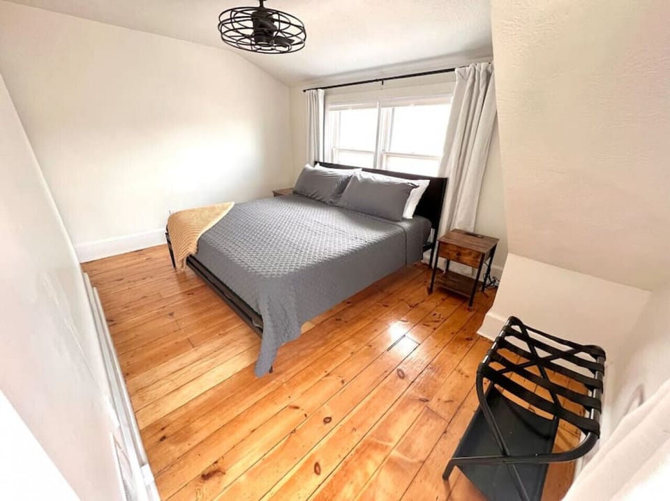 2nd floor master bed with king