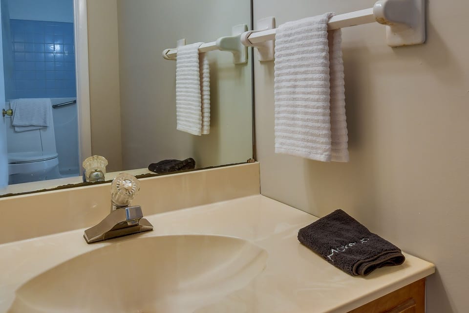 En-Suite Bathroom | Complimentary Toiletries