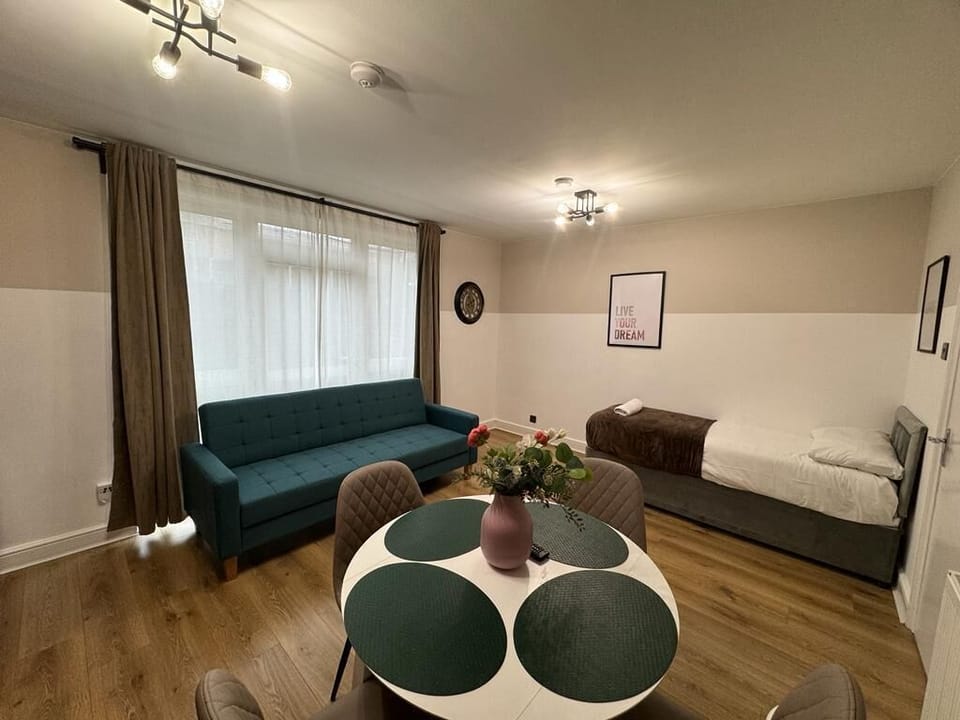 Living Room / Lounge