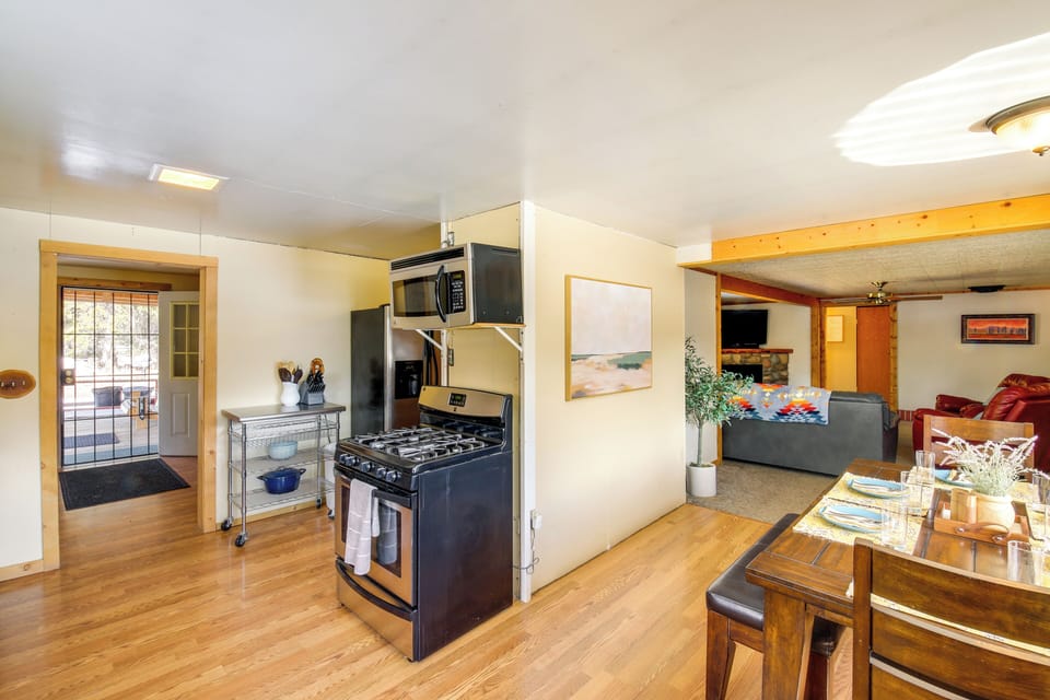 Kitchen | Gas Stove/Oven | Refrigerator | Microwave