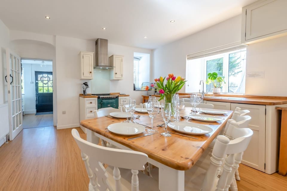 Kitchen - fully equipped with washer/dryer, dishwasher, tall fridge freezer, microwave, coffee maker