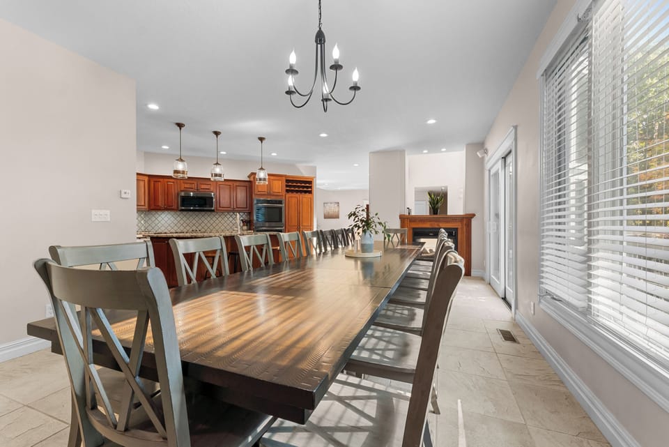 Large Dinning Room Table