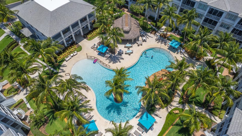 Clubhouse, Fitness Center & Chickee Bar at the Big Resort Pool!