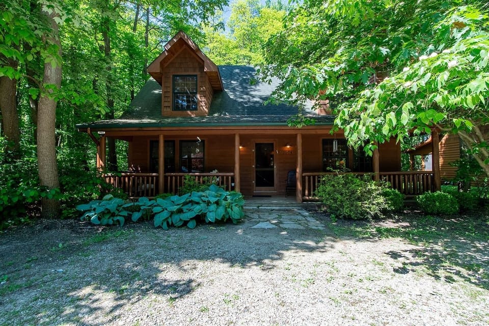 Your Cozy Cabin Vacation Home Awaits