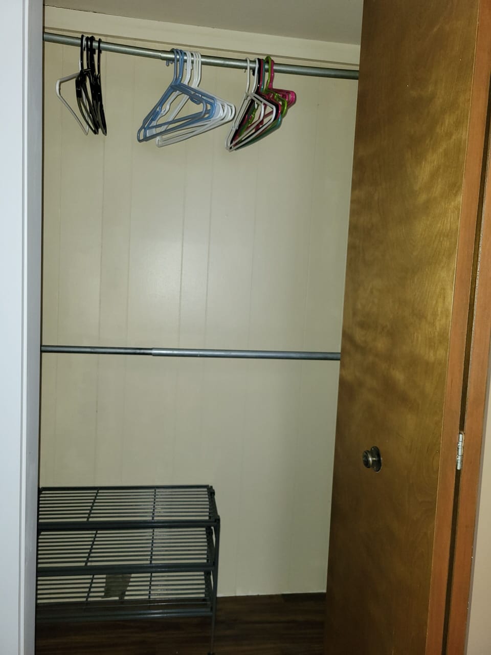 bedroom closet w/ organizer