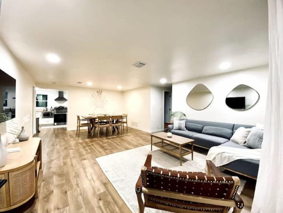 Living room/Dinning area from the entrance.
