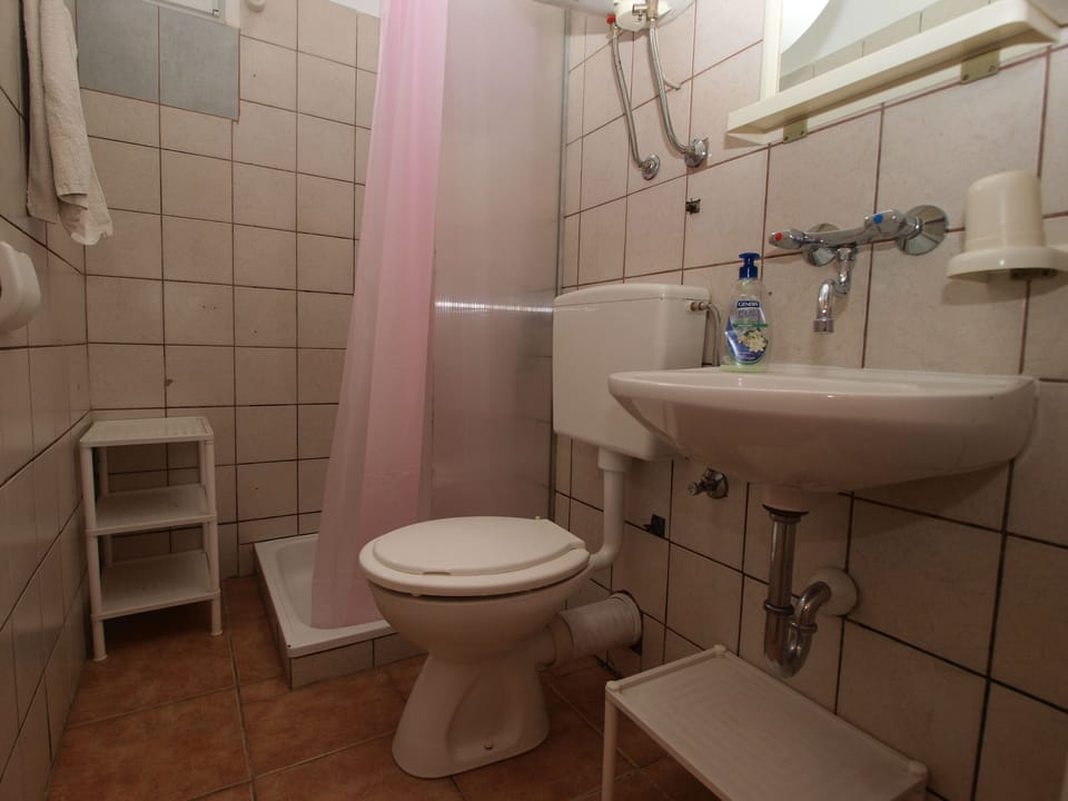 Bathroom 2