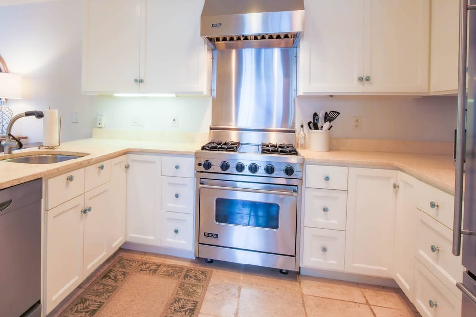 There's plenty of room in this spacious kitchen to prepare your family's meals.