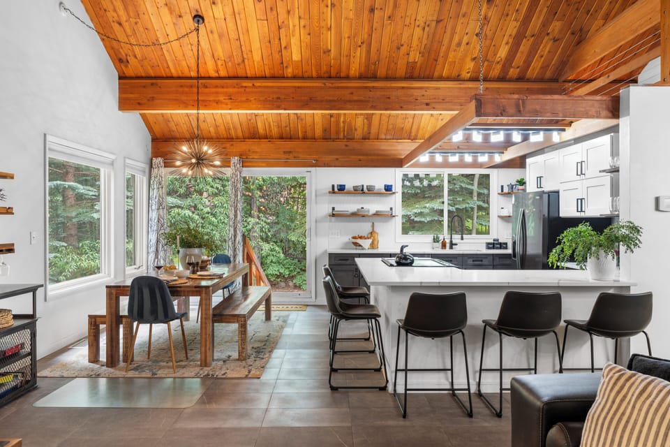 Enjoy casual dining or conversations at the kitchen counter.