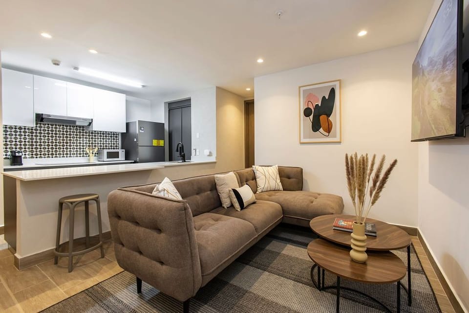 Sala de estar con acceso a la cocina /living room with access to the kitchen 