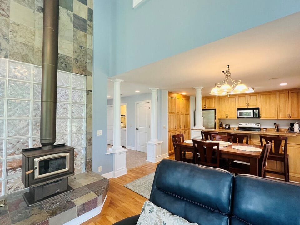 Living Area, Dining Area