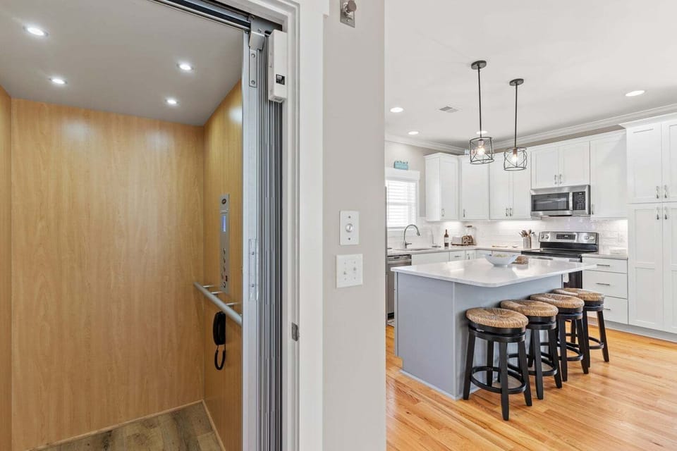 Elevator & Kitchen