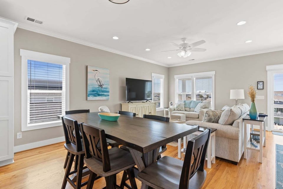 Dining & Living Area