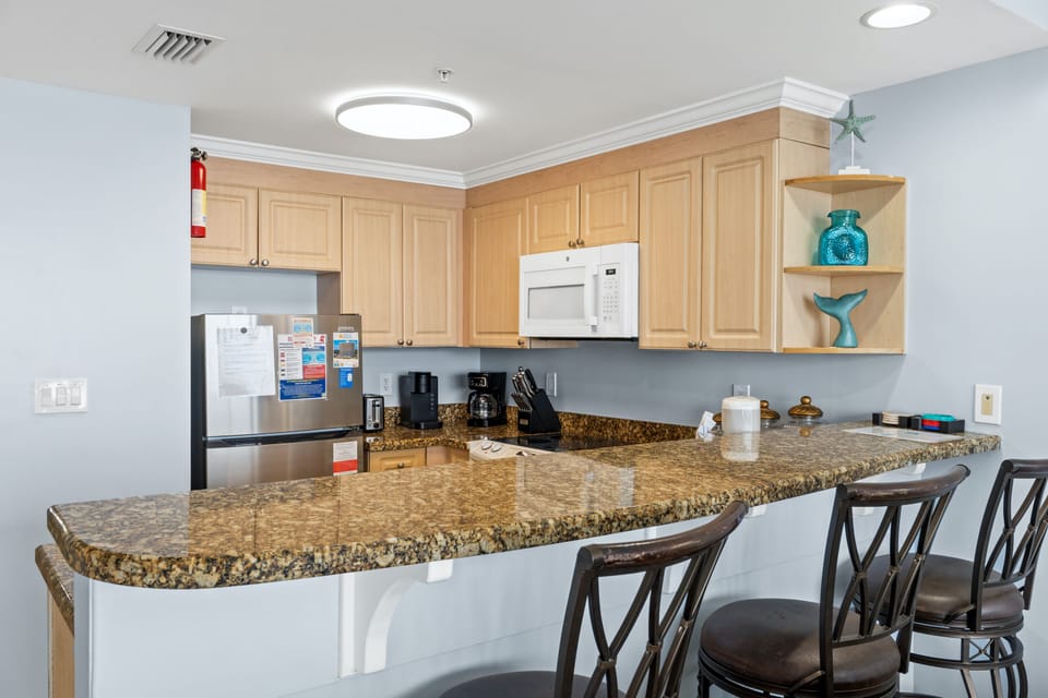 Kitchen with Breakfast Bar