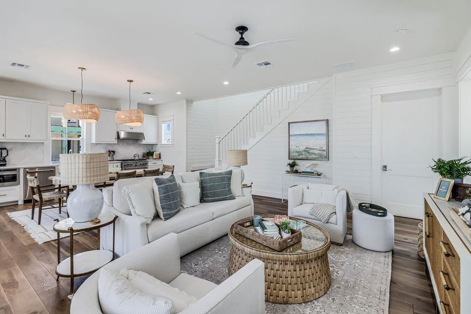 Living Area with Sleeper Sofa, 1st Floor
